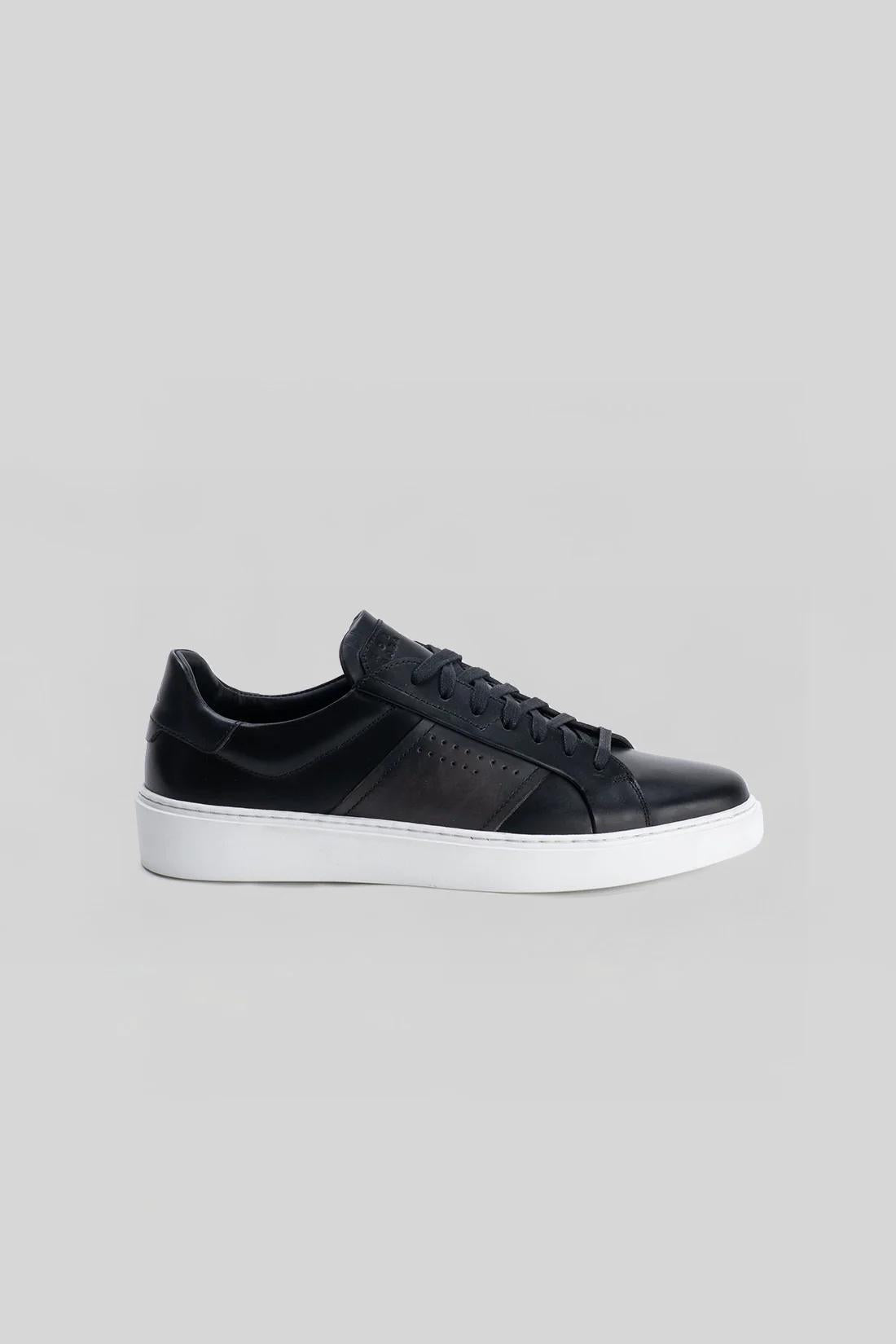 Dion Leather Sneaker