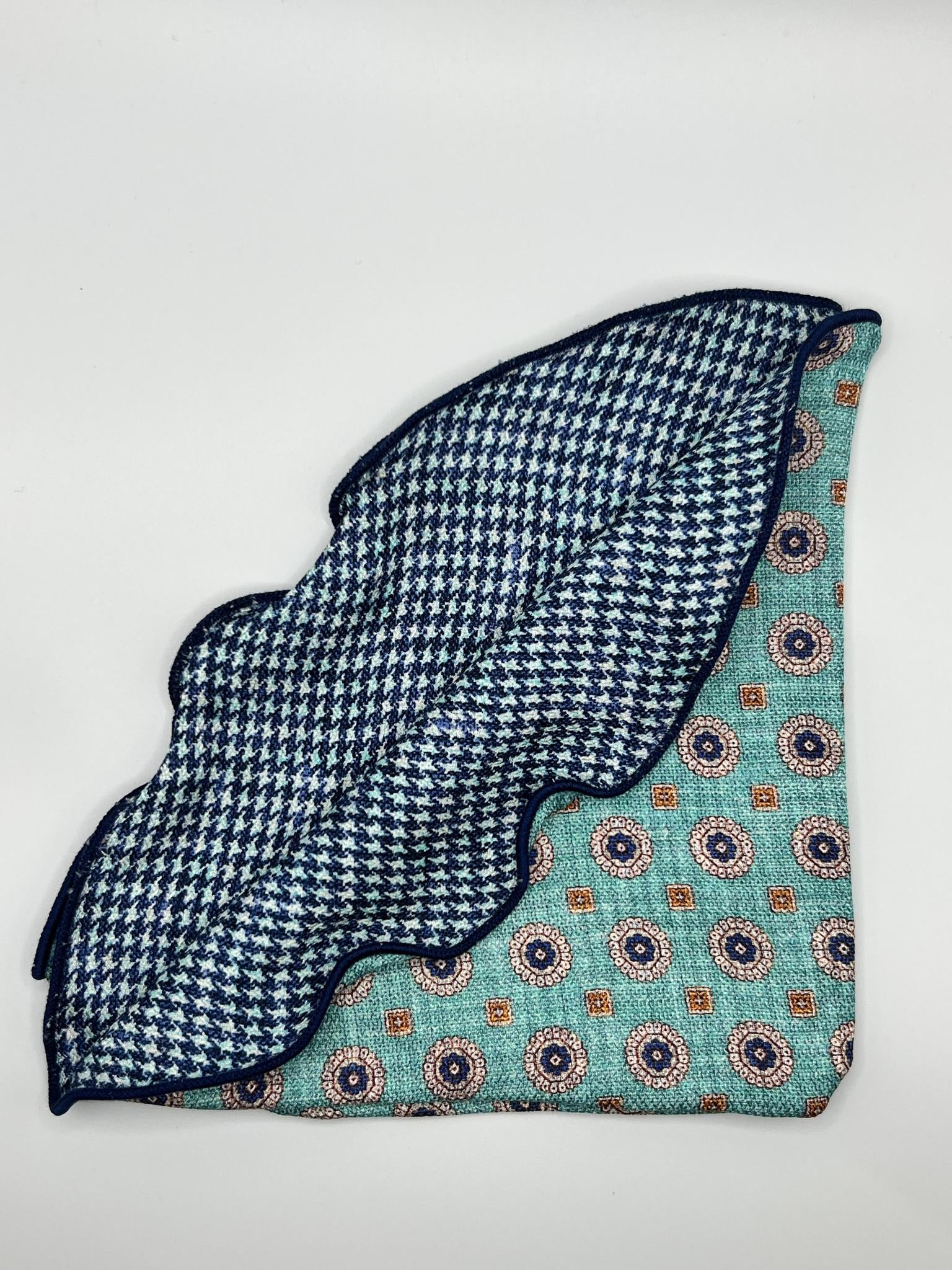 Lt. Sea Green Neat/ Navy Print Silk Reversible Pocket Circle