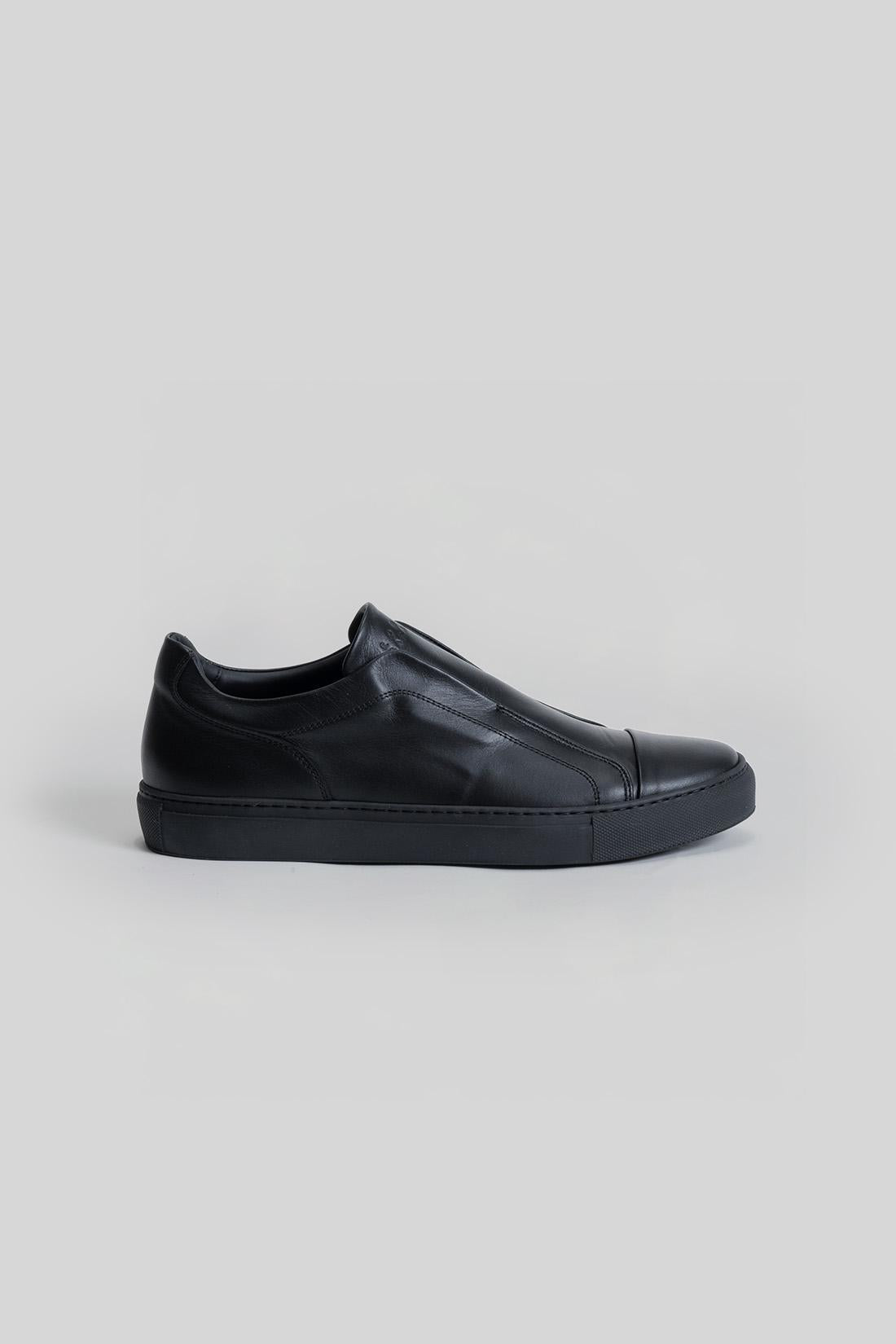 Delta Leather Sneaker