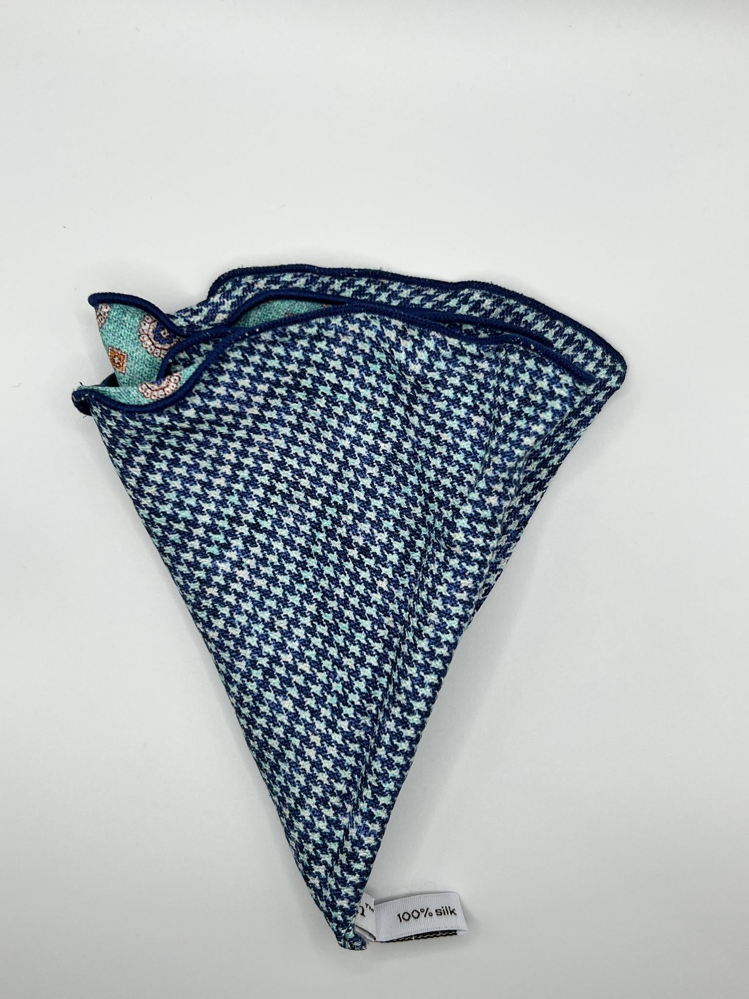 Lt. Sea Green Neat/ Navy Print Silk Reversible Pocket Circle