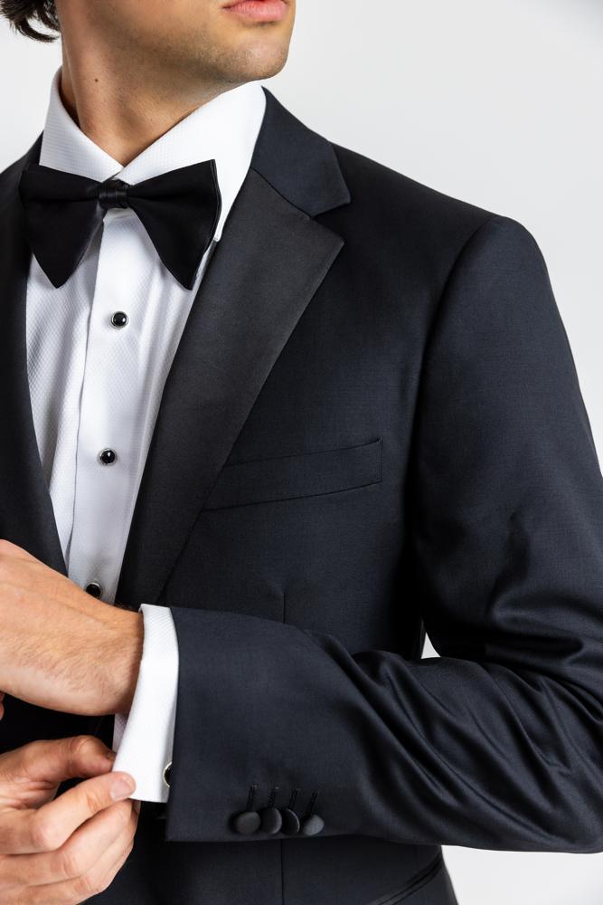 Black Tuxedo Notch Classic Fit Super 150's