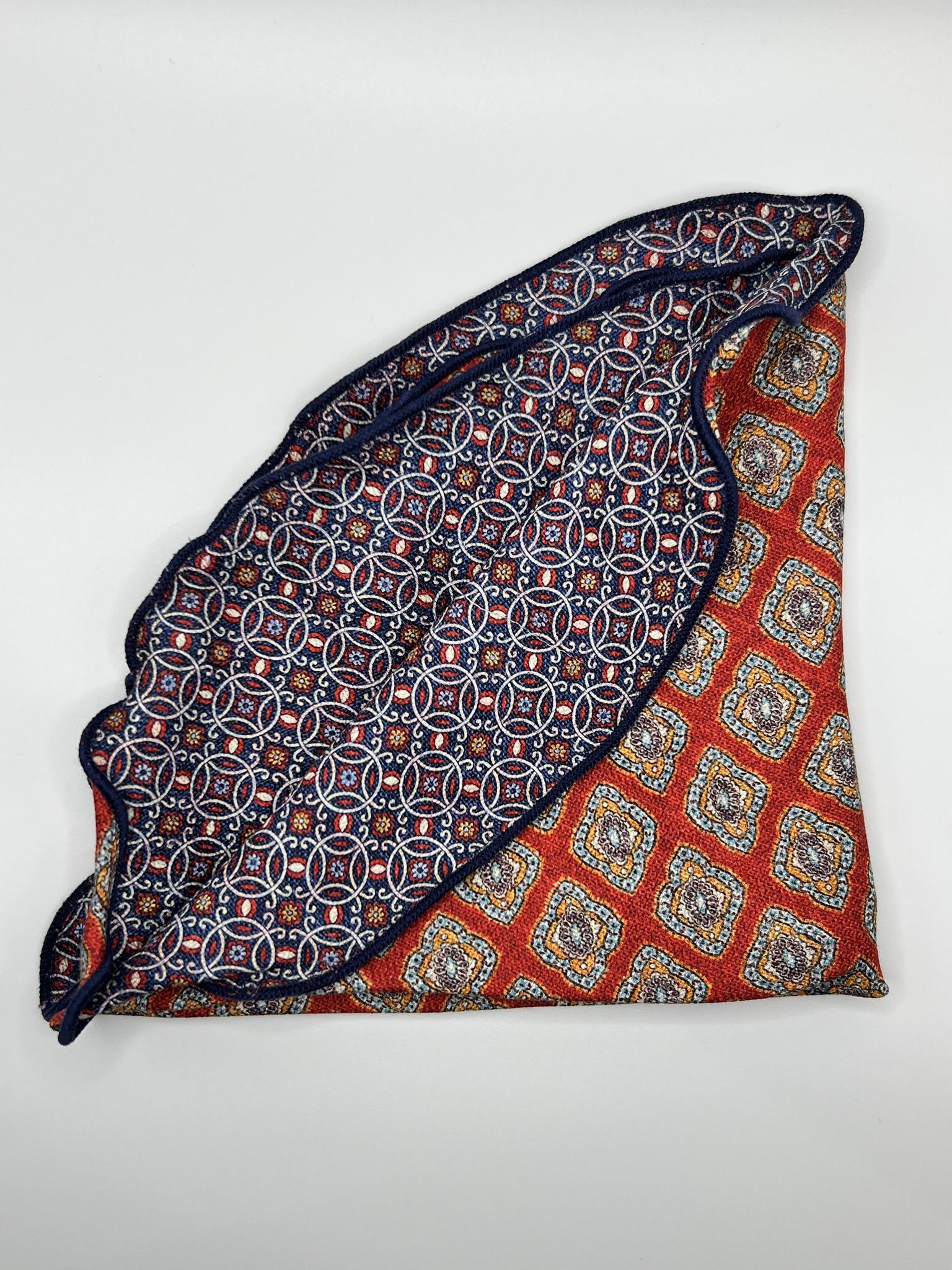 Red Quatrefoil/Links Design Print Reversible Pocket Circle
